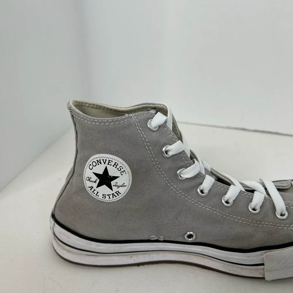 Converse Chuck Taylor |  Kid‎ Size 6 | High-Top |
